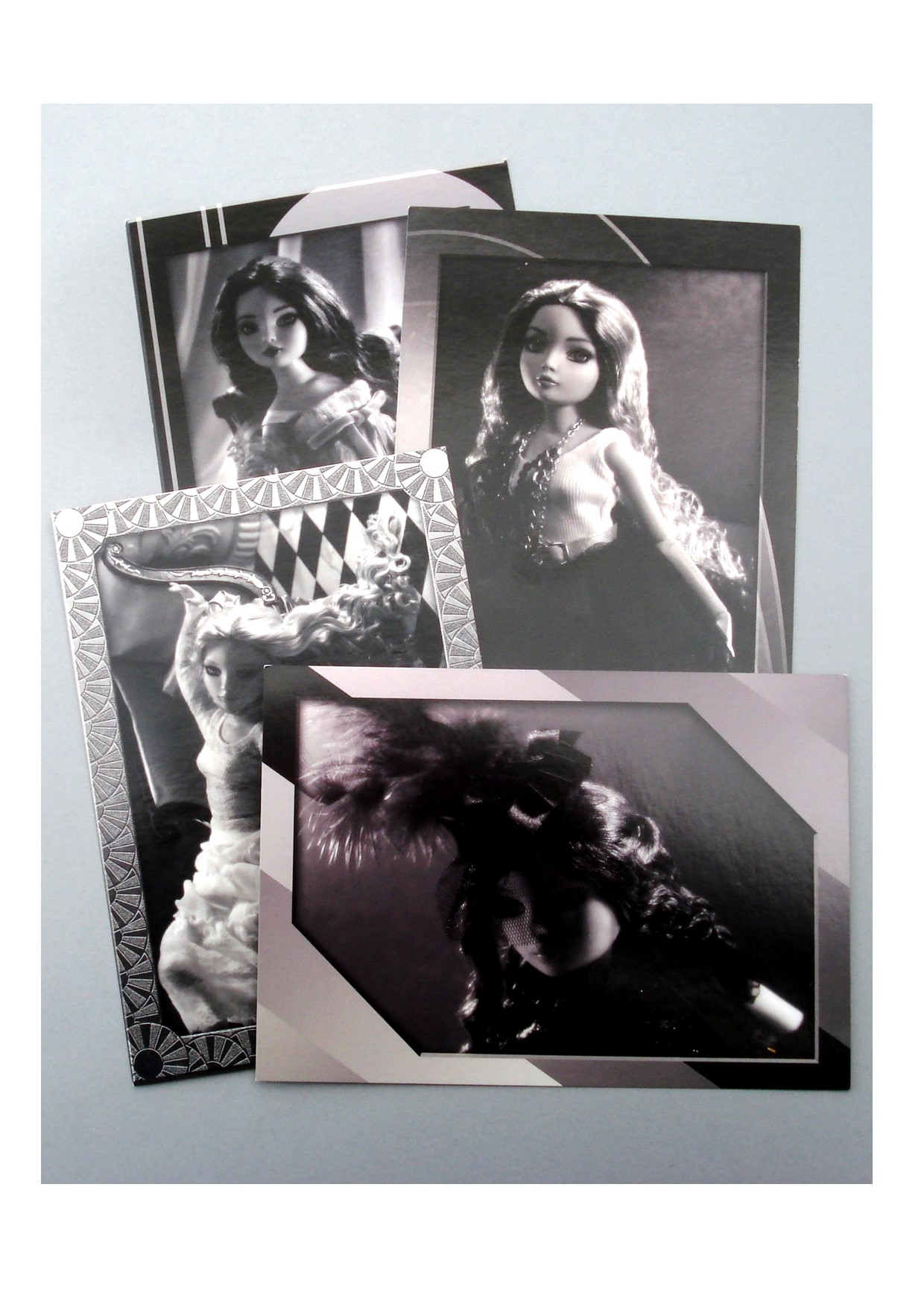 4 CARTES POSTALES ELLOWYNE EN NOIR ET BLANC